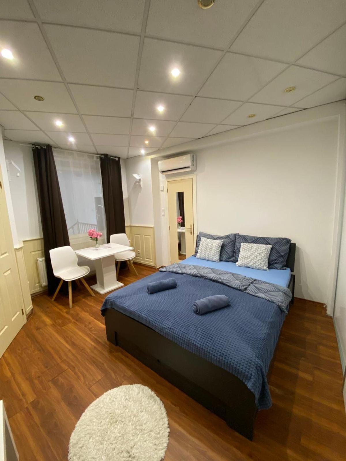 Malasits Apartman เยอร์ ภายนอก รูปภาพ